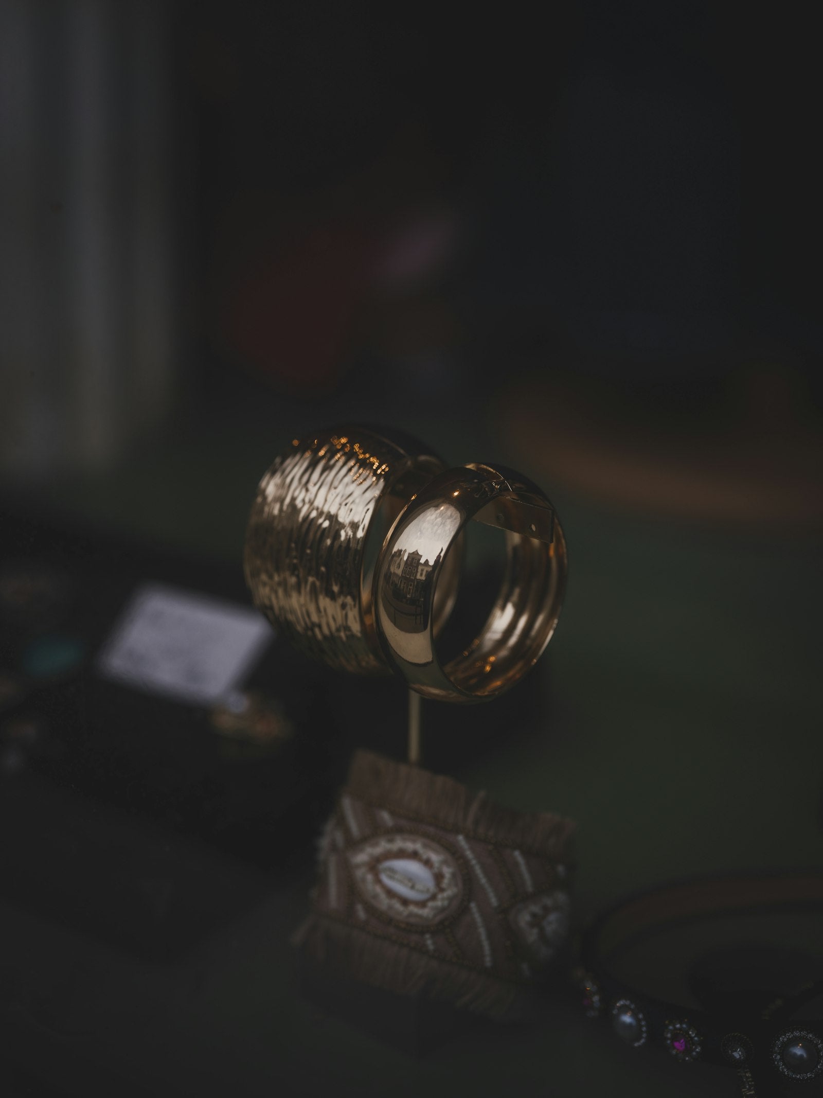 Hammered gold band ring